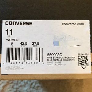 Converse women’s size 11  Platform shoe